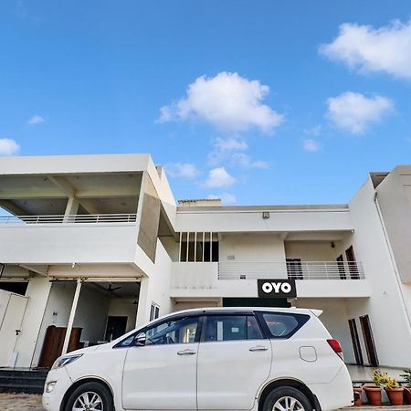 Collection O Chandana Green View Resort Gangāwati Exterior foto